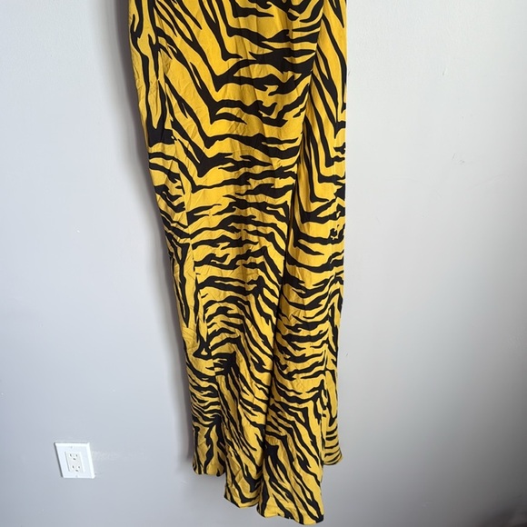 Moschino silk Yellow Animal-Print One-Shoulder Maxi Dress 10 - Picture 7 of 16